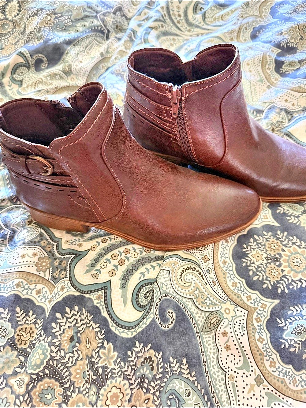 Baretraps Ankle Boots Brown Gold-Tone Zipper